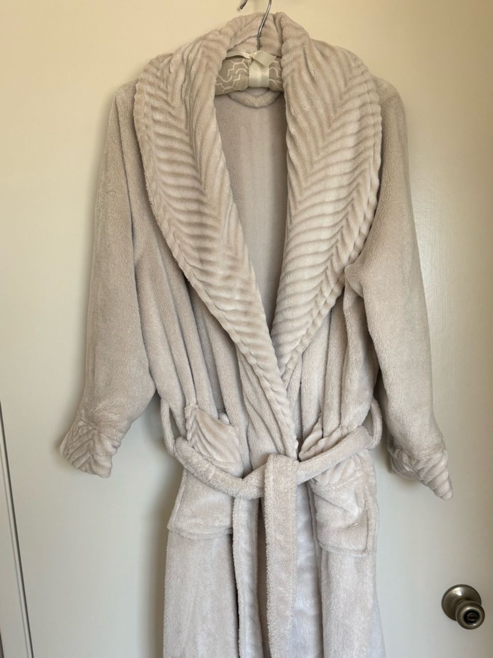 Soft Surroundings Cream Plush Robe